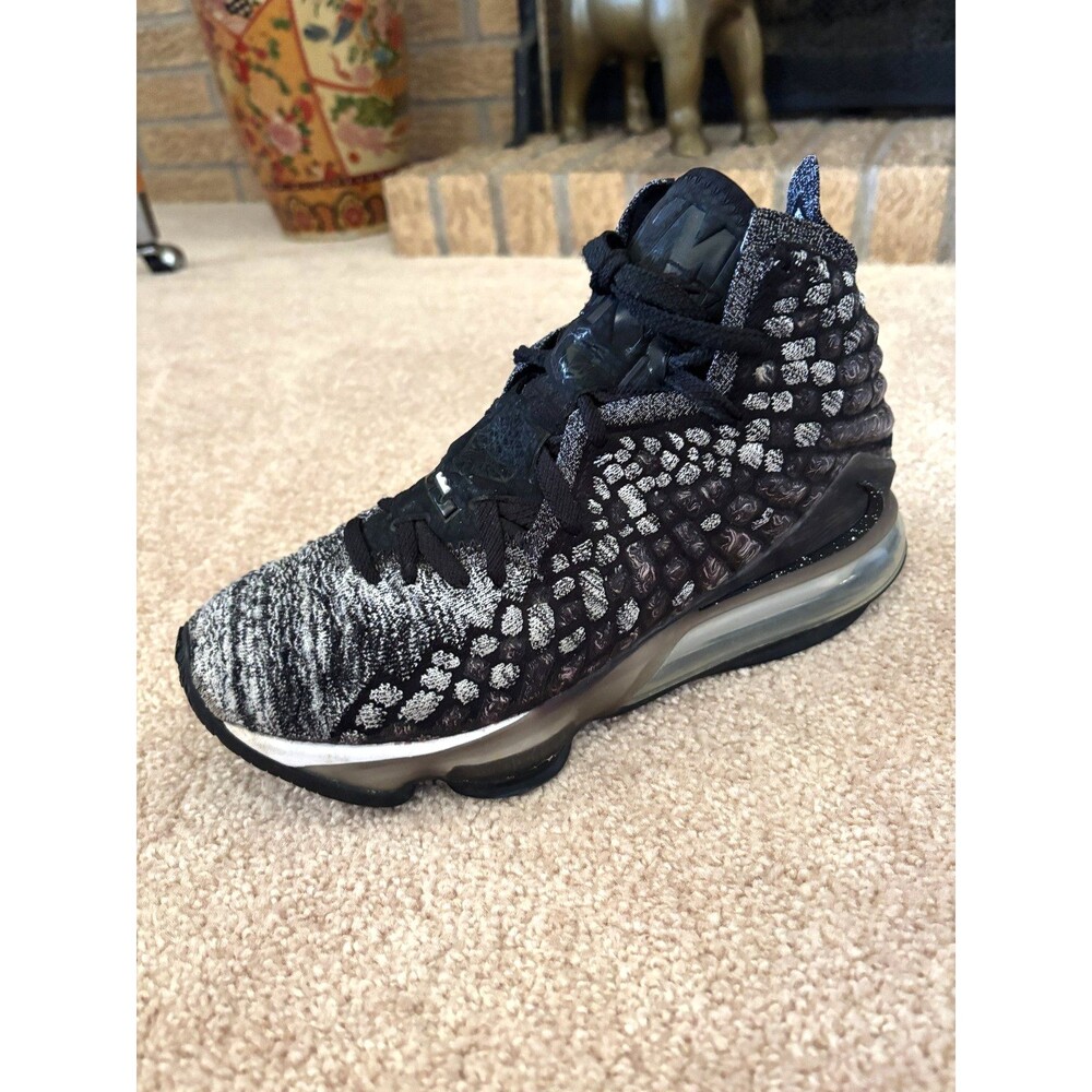 Nike Lebron XVII In The Arena Oreo Basketball Shoes Men's Sz 7.5 Black